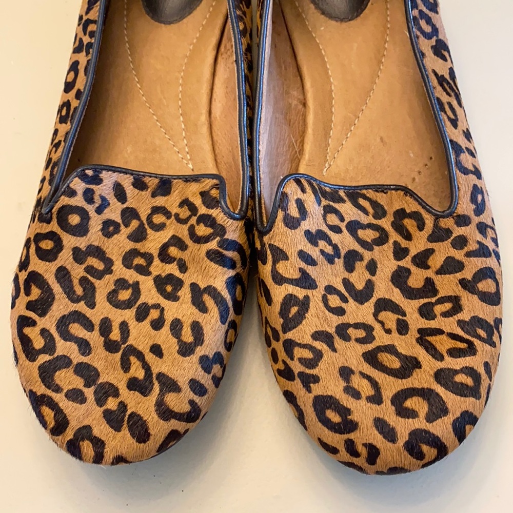 Clarks Calf Hair Leopard Loafers sz 9